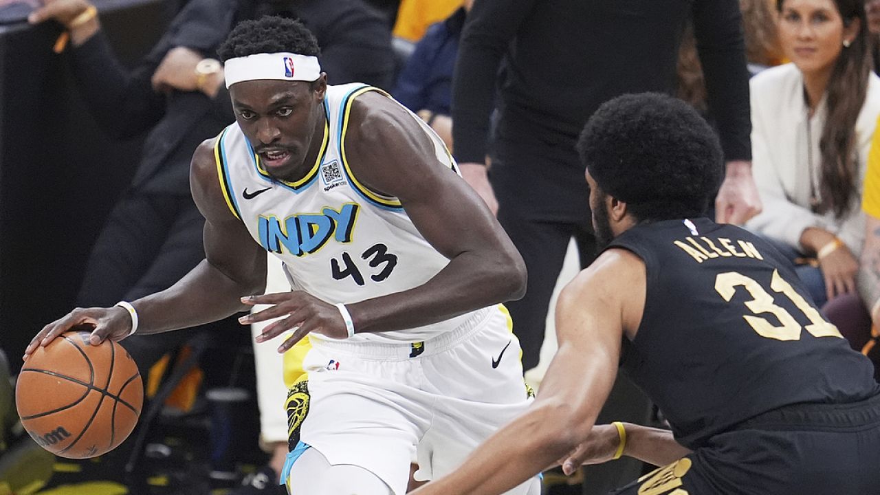 关于西亚卡姆官方宣布战术调整新规，西班牙队引发争议！热度持续攀升的信息