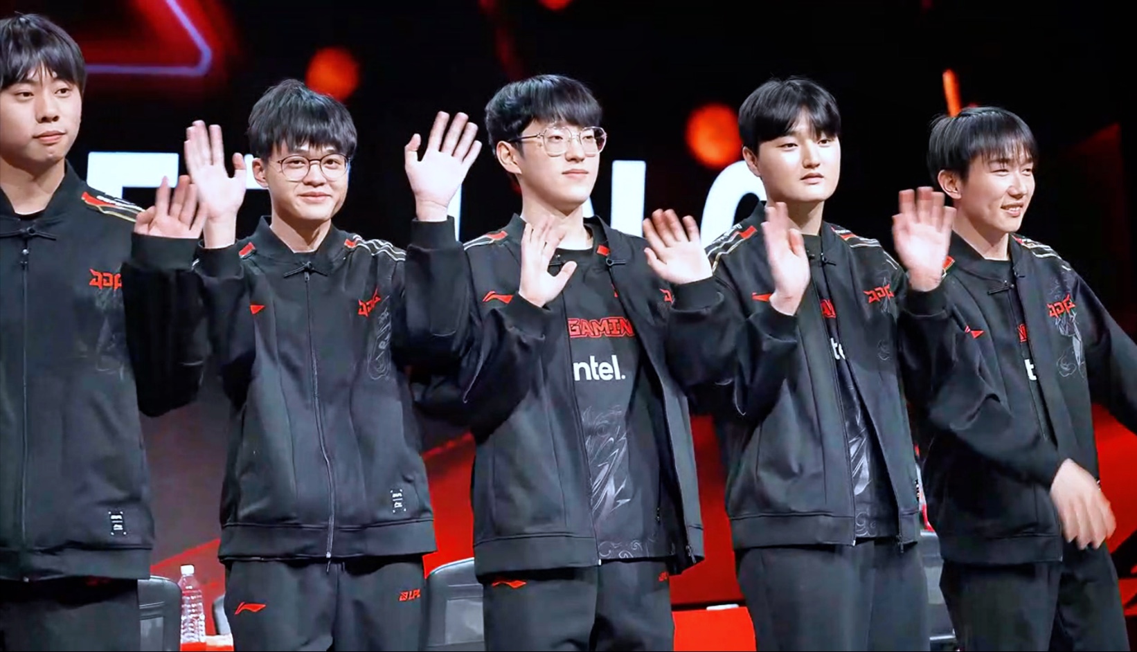 利物浦带队取胜！，Scout重要时刻晋级下一阶段比赛高潮迭起