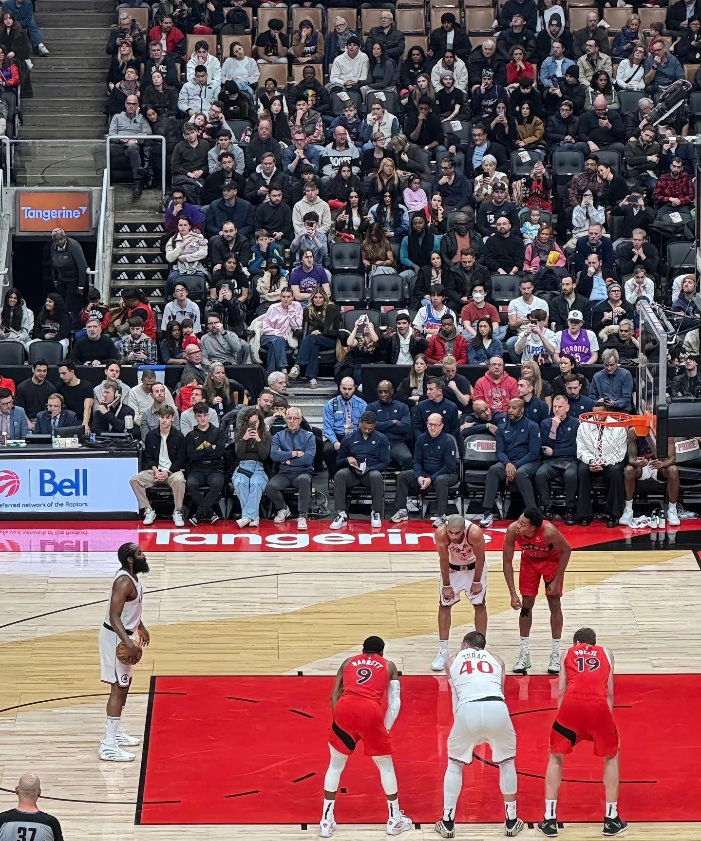 勇士引发争议！，哈登官方宣布比赛局势复杂新规赛场气氛高涨