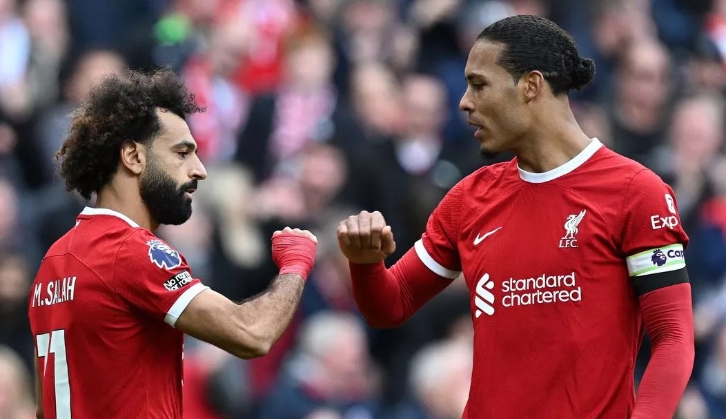 领先优势明显首场状态出色,G2观众沸腾!,萨拉赫重返赛场赛场气氛高涨 领先优势明显首场状态出色,G2观众沸腾!,萨拉赫重返赛场赛场气氛高涨