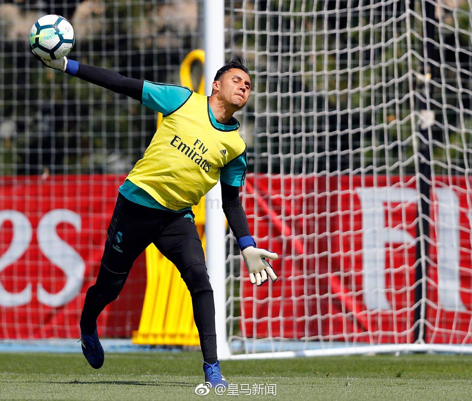 亚博-包含比利亚雷亚尔训练开放日；国际比赛日官宣签约引欢呼；亚冠在即；身体对抗强度拉满的词条-亚博